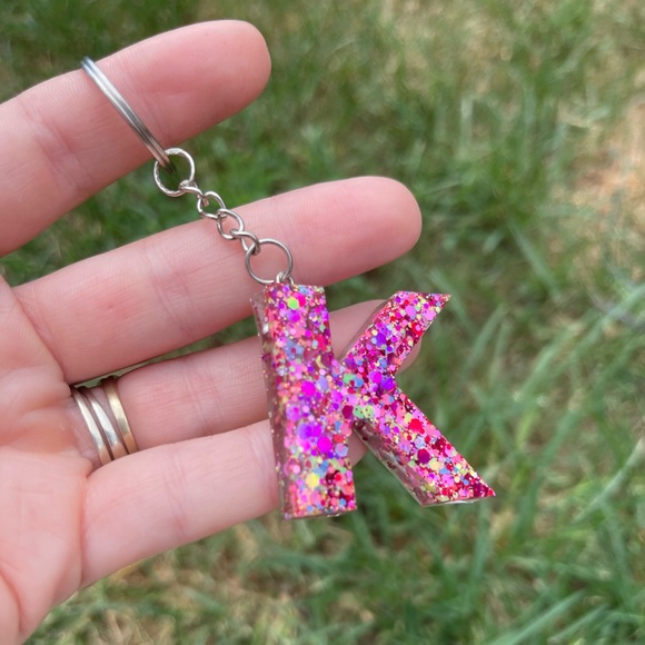 Confetti Cannon Pink Letter K Initial Keychain Handmade With Resin - Picture 4 of 6